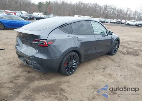 2023 Tesla Model Y Performance Dual Motor All-Wheel Drive z USA, uszkodzony, nr VIN 7SAYGDEF4PF841398